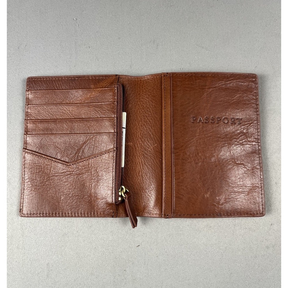 Fossil Men's Genuine Leather Brown Bifold Wallet Card and Passport Holder - Picture 10 of 15